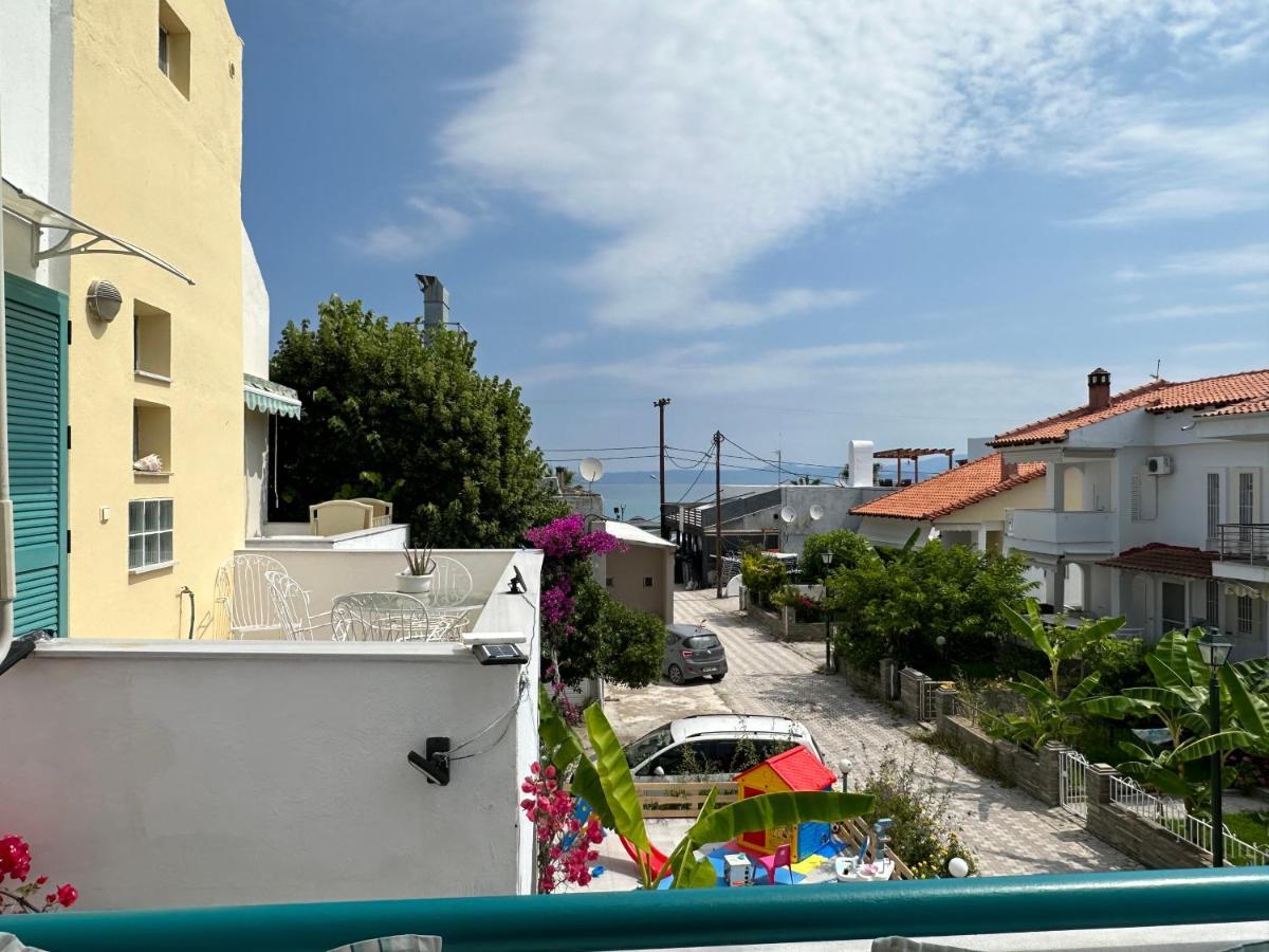 Emerald Seaside Apartment In Pefkohori Pefkochori Bagian luar foto