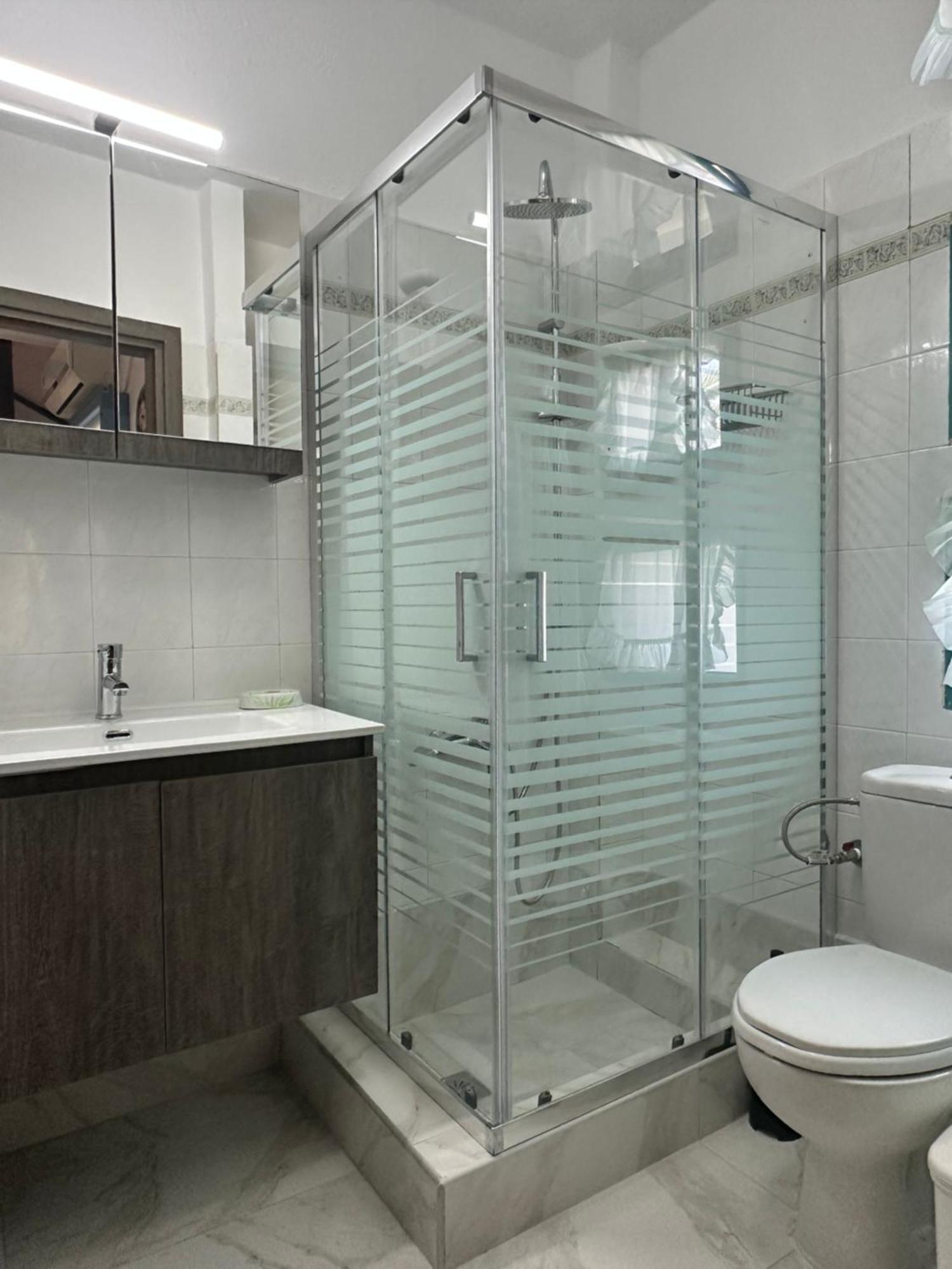 Emerald Seaside Apartment In Pefkohori Pefkochori Bagian luar foto