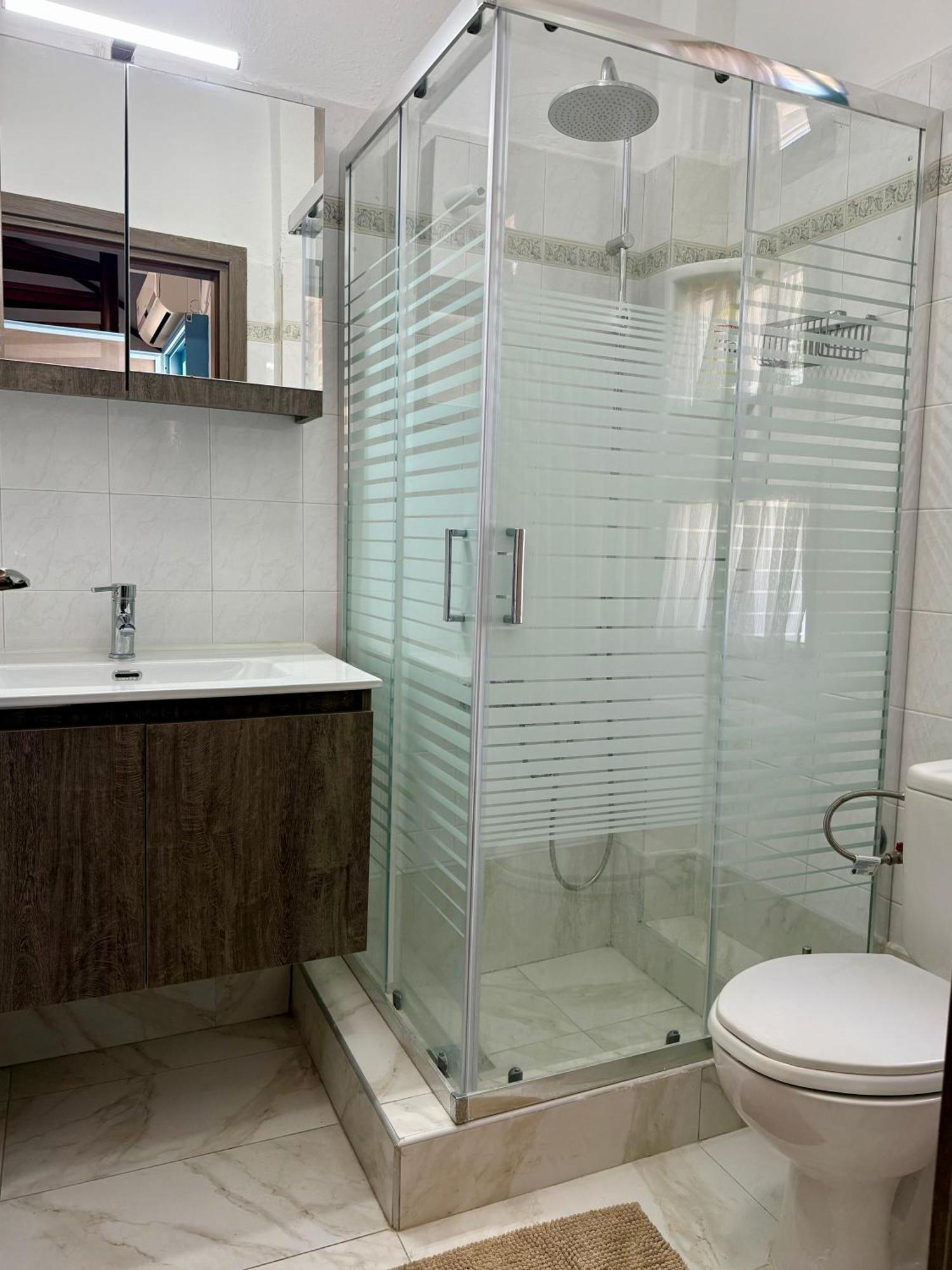 Emerald Seaside Apartment In Pefkohori Pefkochori Bagian luar foto