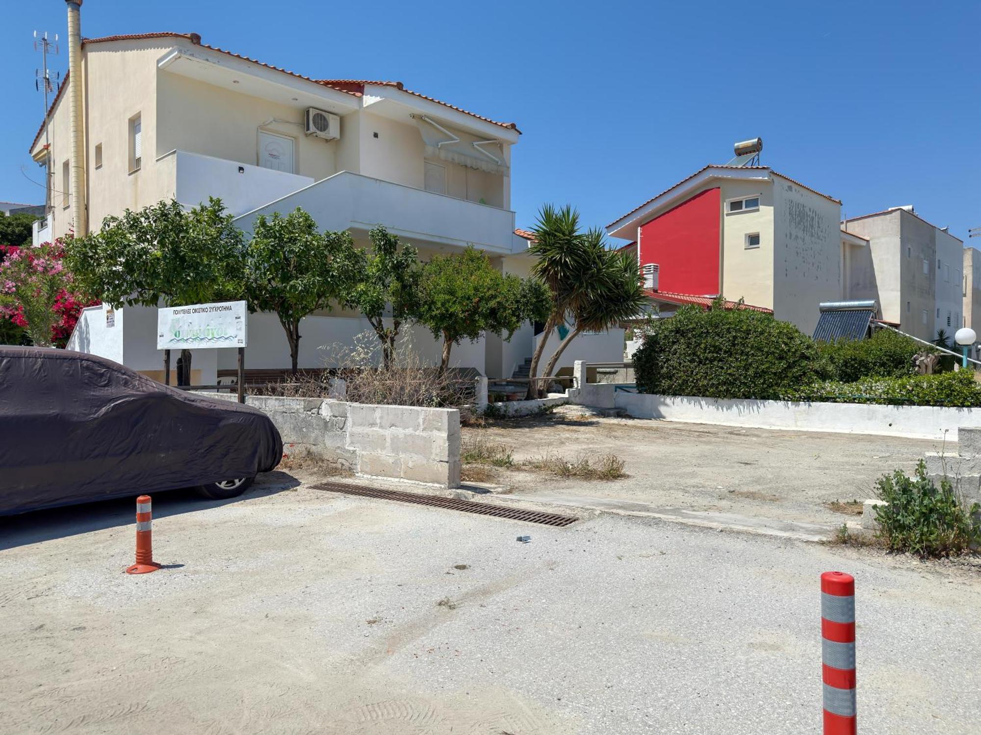 Emerald Seaside Apartment In Pefkohori Pefkochori Bagian luar foto